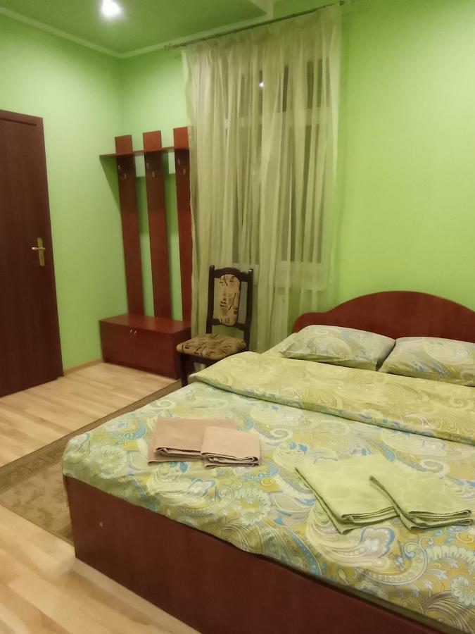 Панський Двір Hotel Neslukhov Buitenkant foto