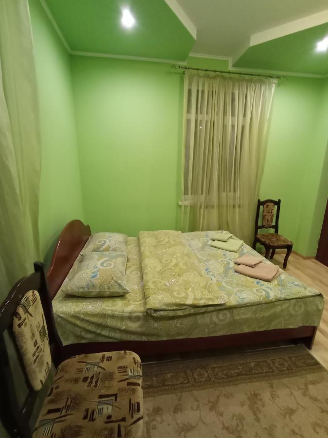 Панський Двір Hotel Neslukhov Buitenkant foto