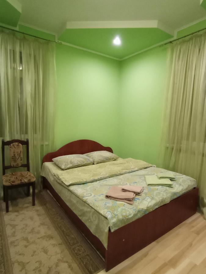 Панський Двір Hotel Neslukhov Buitenkant foto