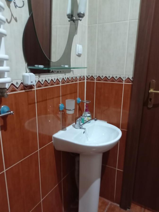 Панський Двір Hotel Neslukhov Buitenkant foto