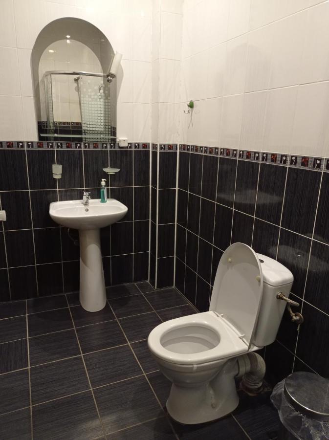 Панський Двір Hotel Neslukhov Buitenkant foto
