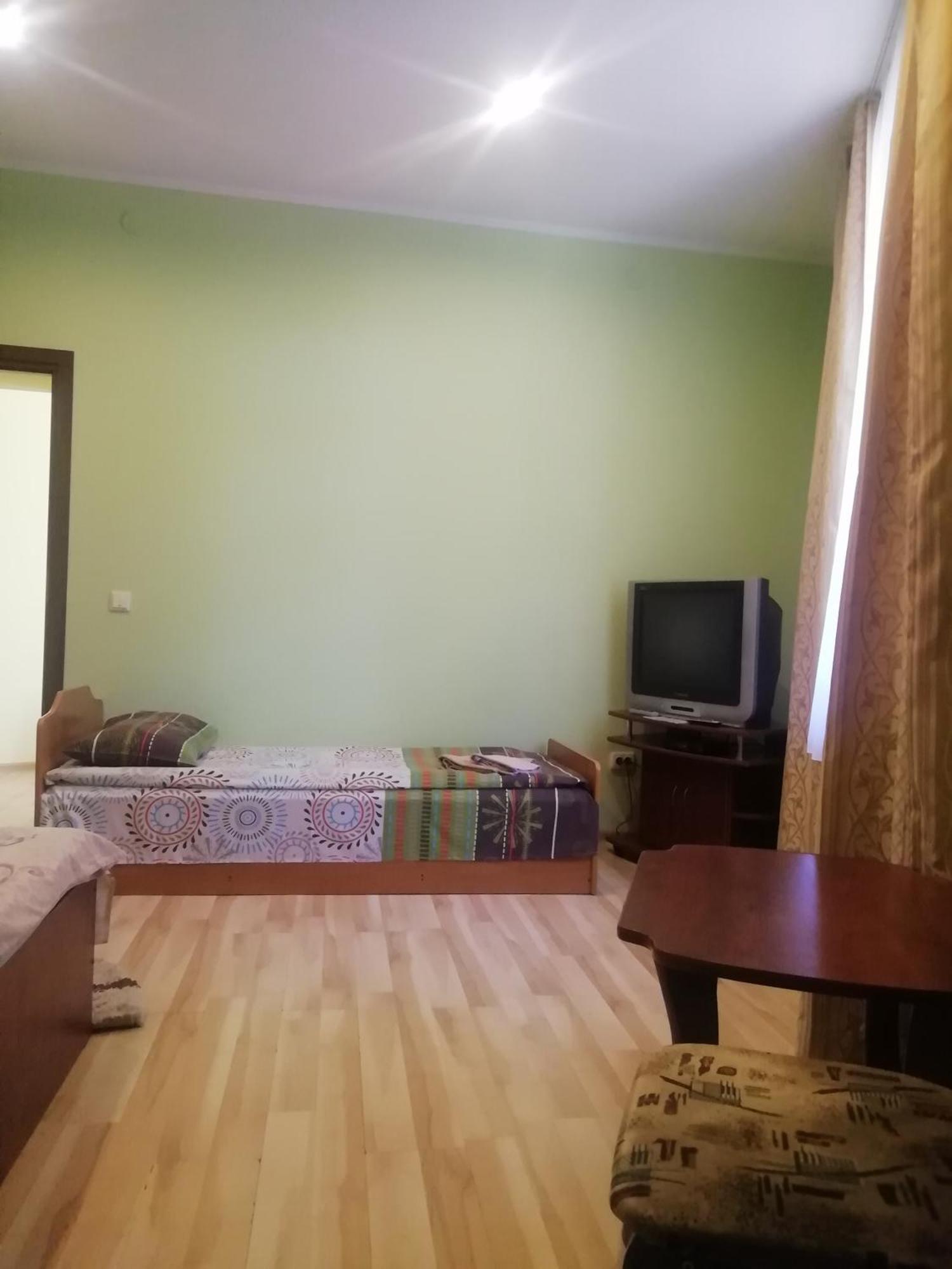 Панський Двір Hotel Neslukhov Buitenkant foto