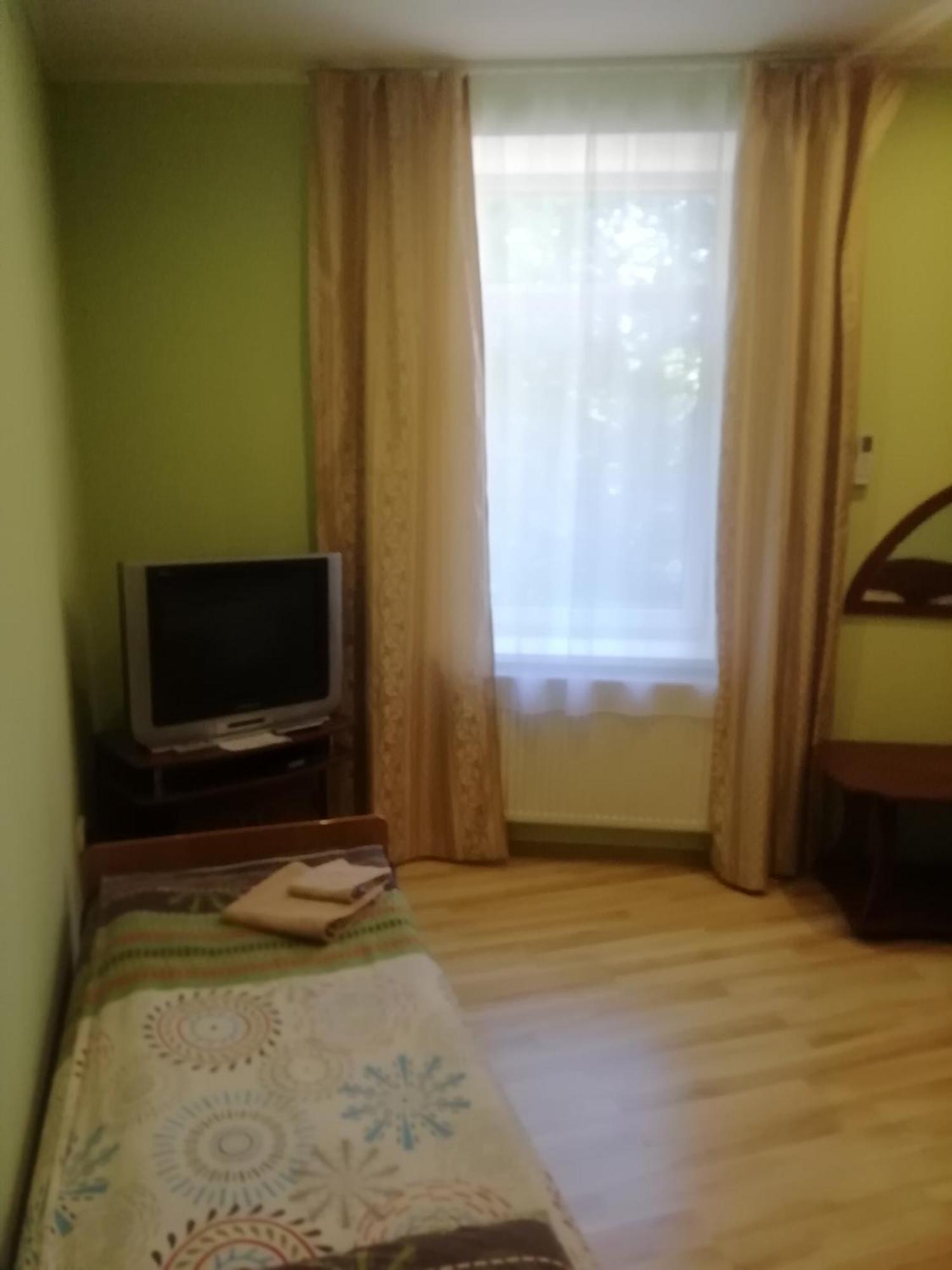 Панський Двір Hotel Neslukhov Buitenkant foto