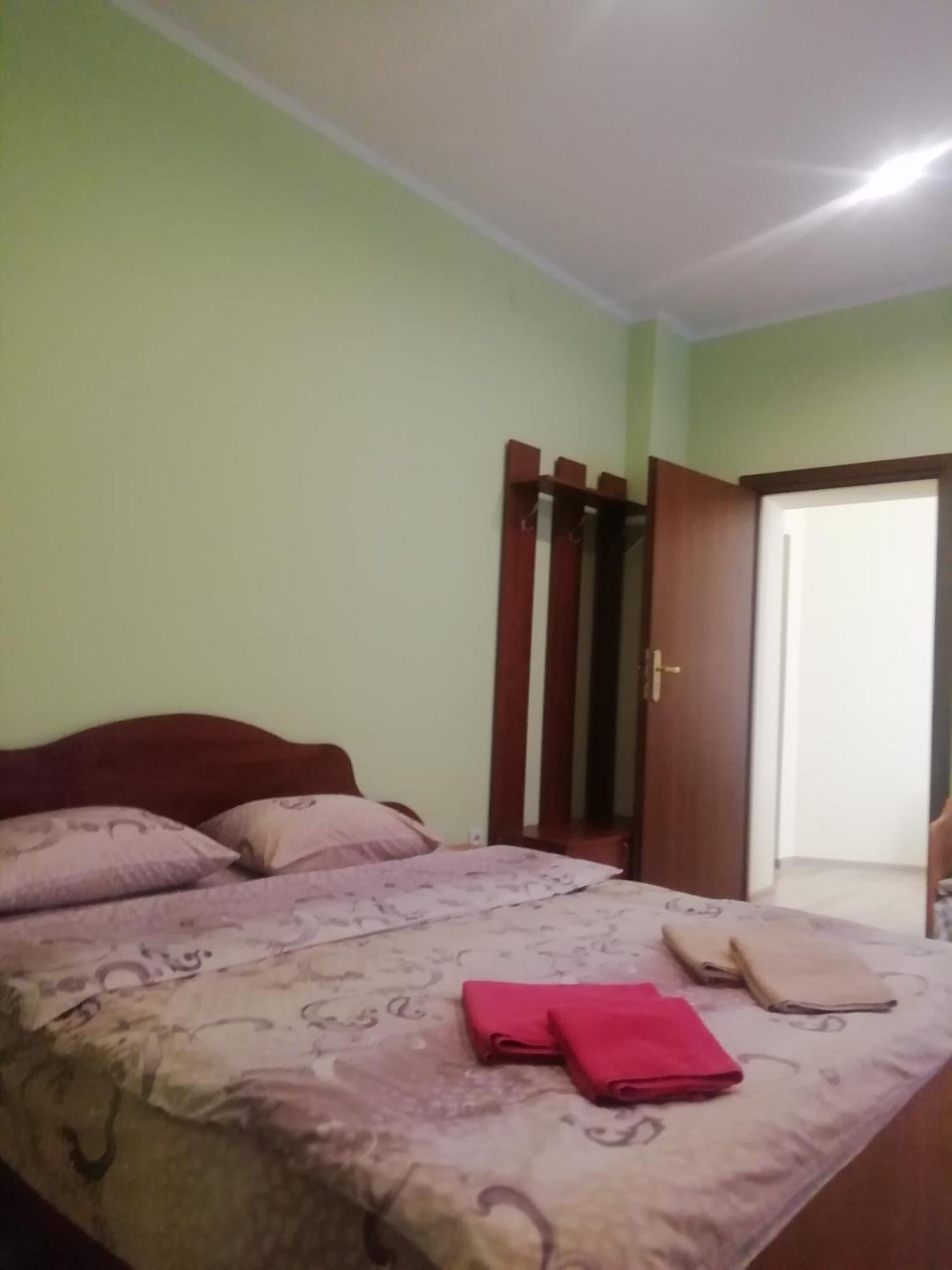 Панський Двір Hotel Neslukhov Buitenkant foto