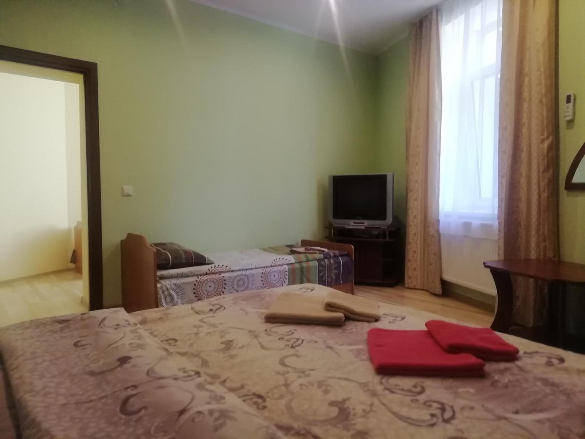 Панський Двір Hotel Neslukhov Buitenkant foto