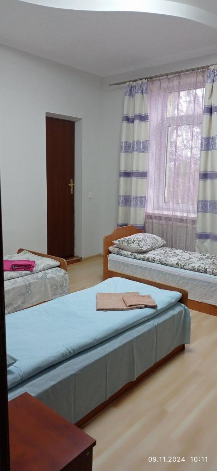 Панський Двір Hotel Neslukhov Buitenkant foto